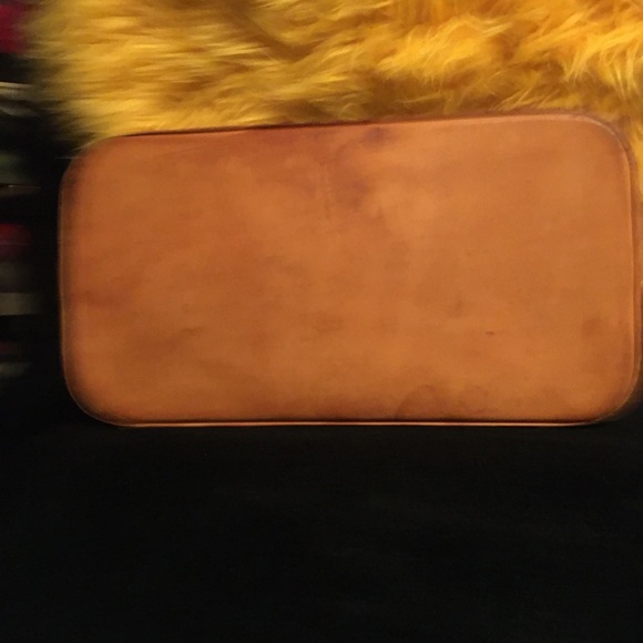 Authentic pre-love Louis Vuitton handbag this is pre-love, but in good condition - Picture 2 of 12